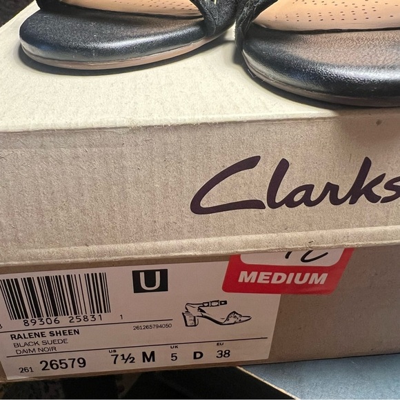 Womens Clarks Artisan Ralene Black Suede Ankle Strap Block Heel Sandals Size 7.5 - Picture 2 of 11